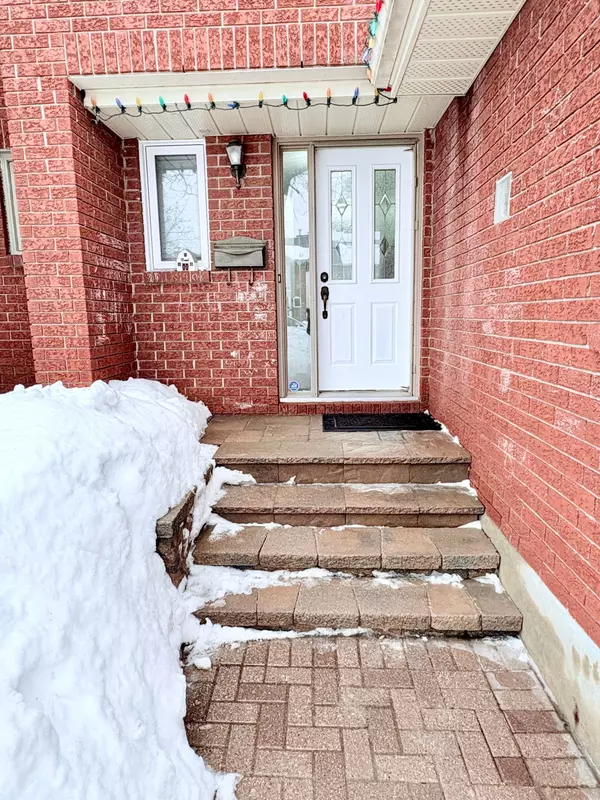 Kanata, ON K2M 2H5,93 Cedarock DR