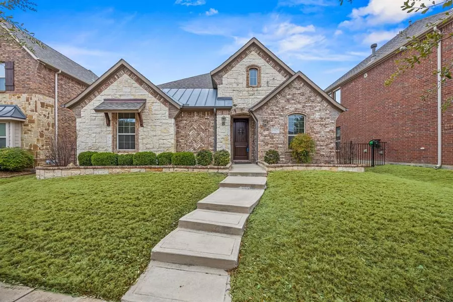 6913 Bobwhite Drive, North Richland Hills, TX 76182