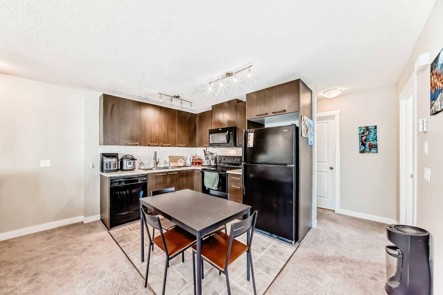 Chestermere, AB T1X 0P6,300 Marina DR #159