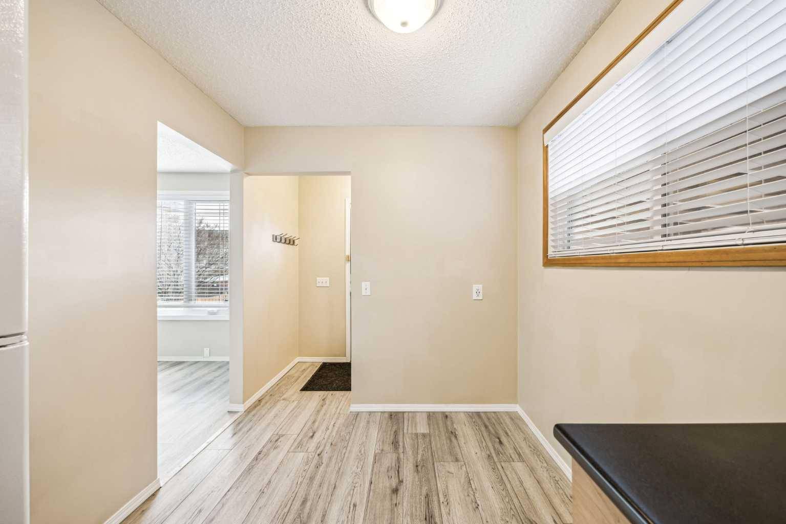 Calgary, AB T2B 0H2,3918 30 AVE SE