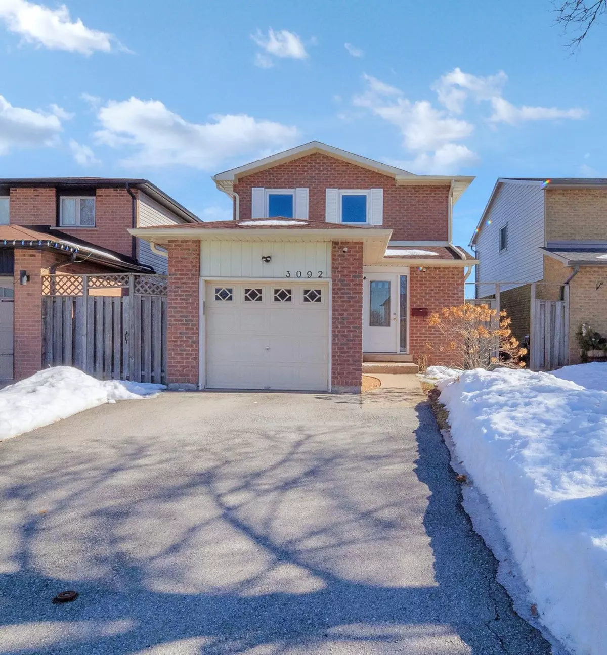 Mississauga, ON L5N 4W9,3092 Plum Tree CRES