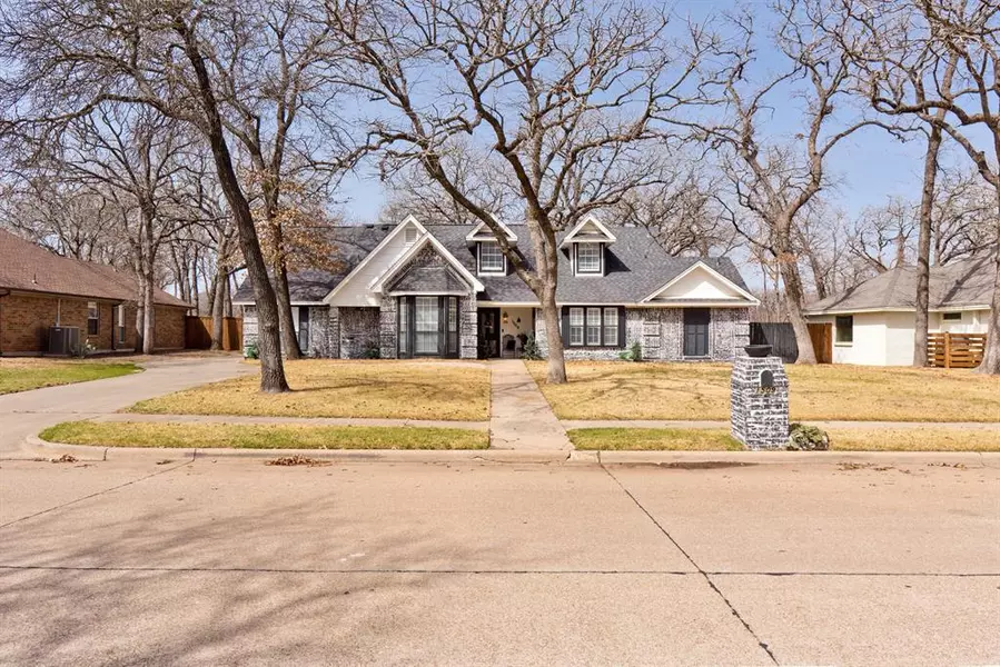 1509 Spinnaker Lane, Azle, TX 76020