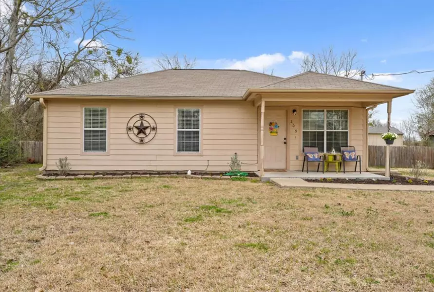 209 Mill Street, Lone Oak, TX 75453