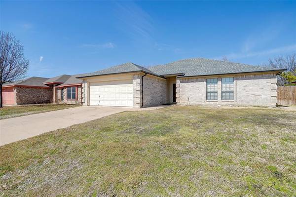 508 Whitney Drive, Saginaw, TX 76179