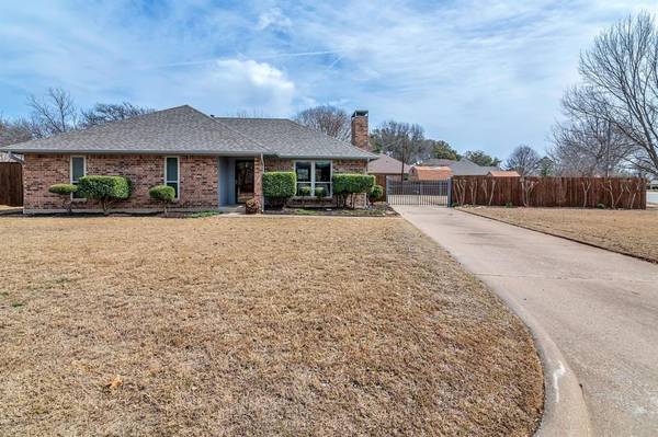 2002 Harwell Street, Grapevine, TX 76051