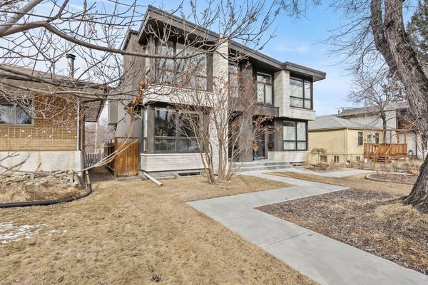 234 31 AVE NW, Calgary, AB T2M 2P2