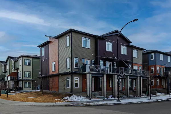 7 Sage Bluff Gate Northwest, Calgary, AB T3R 1T5