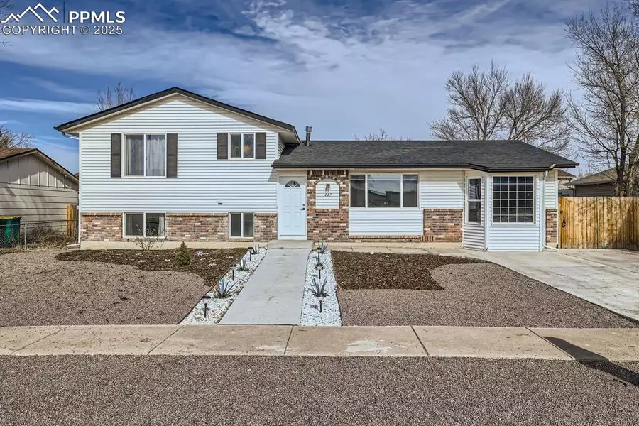 447 Camino Del Rey DR, Fountain, CO 80817