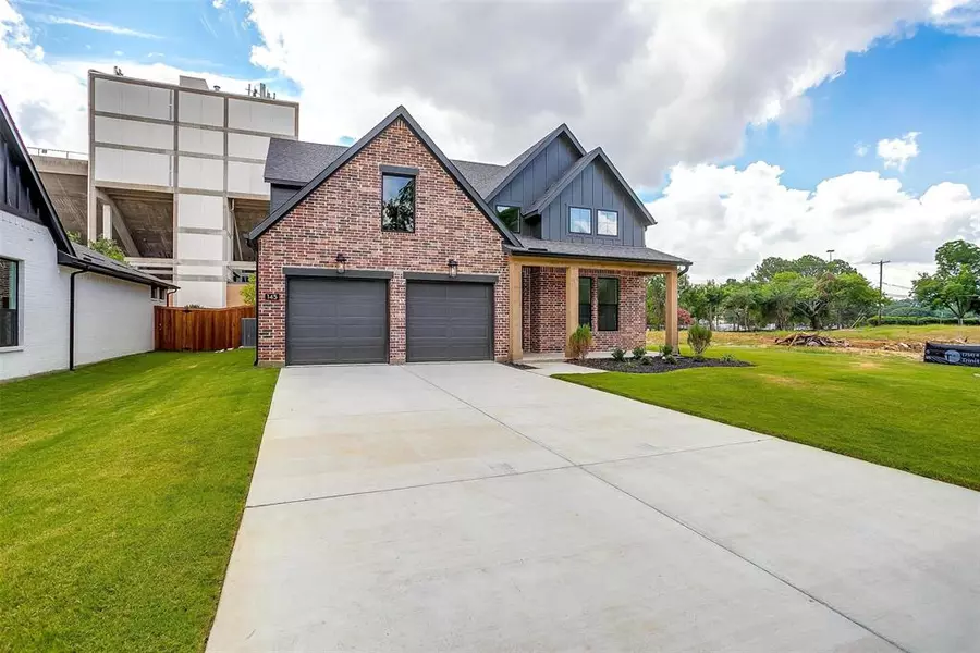 145 Paxton Circle, Arlington, TX 76013