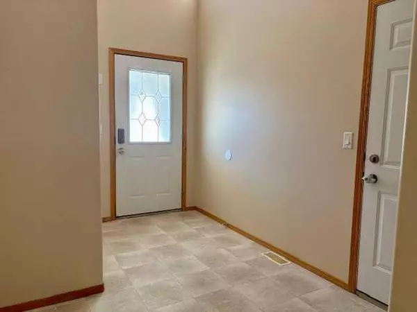 Olds, AB T4H1X8,9 Destination PL