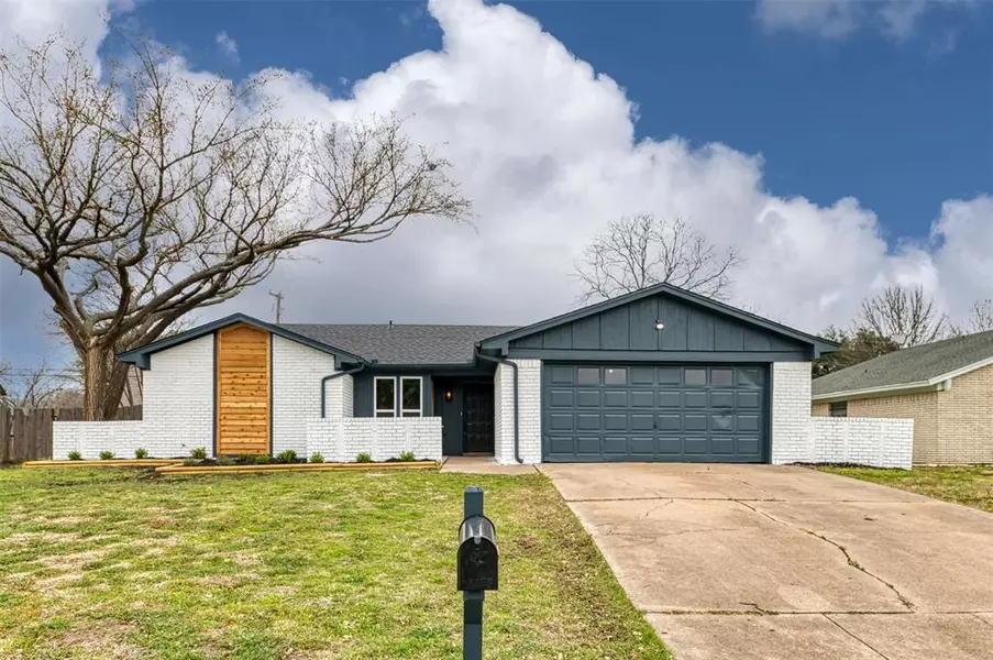 1521 High Ridge Road, Benbrook, TX 76126