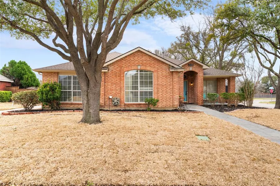 5901 Fox Drive, The Colony, TX 75056