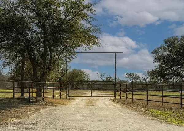 14626 N US-281 Highway #23, Lampasas, TX 76550