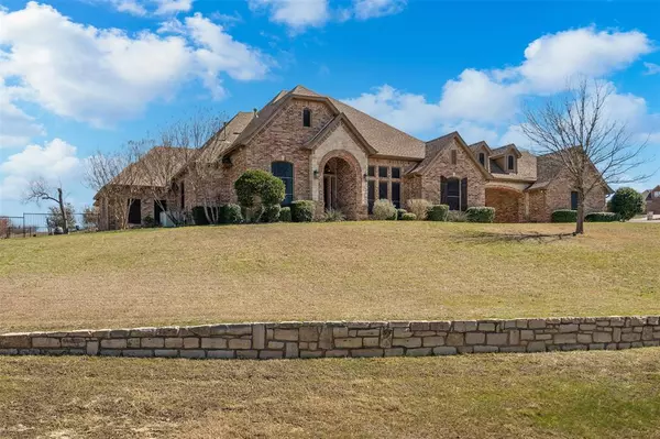 3737 S Lighthouse Hill Lane, Fort Worth, TX 76179