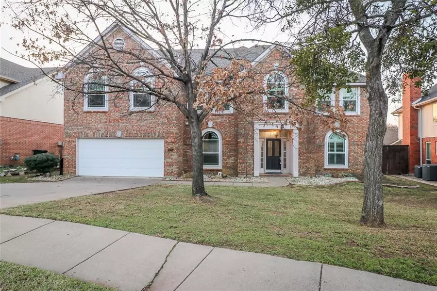 1081 Woodbriar Drive, Grapevine, TX 76051