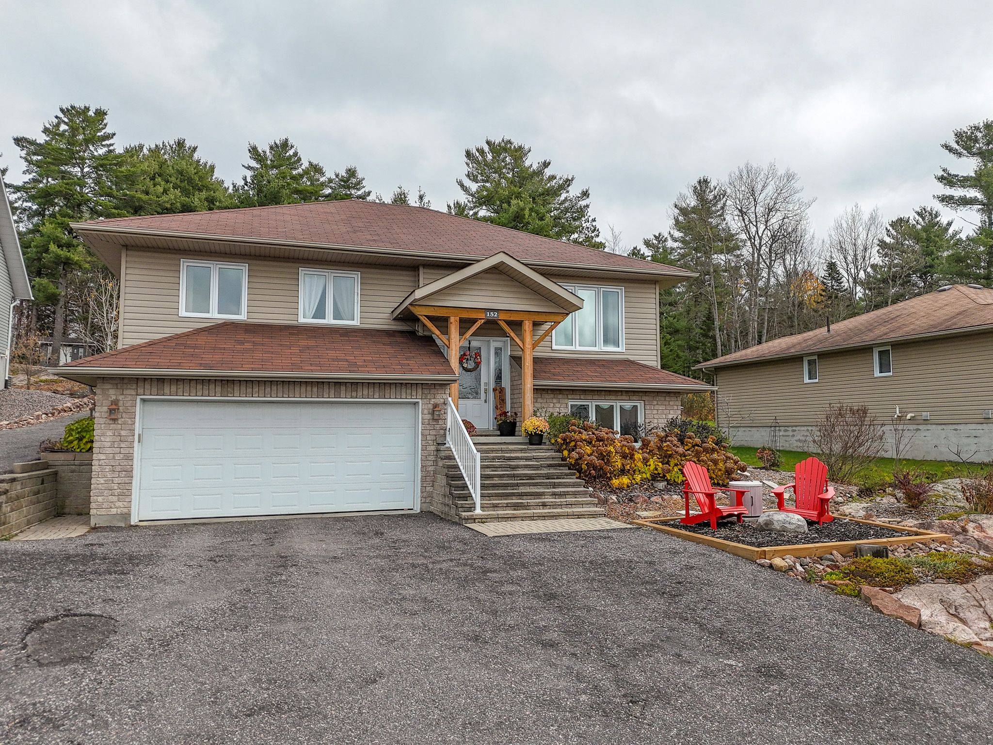 152 FAIRWAY DR, Callander, ON P0H 1H0