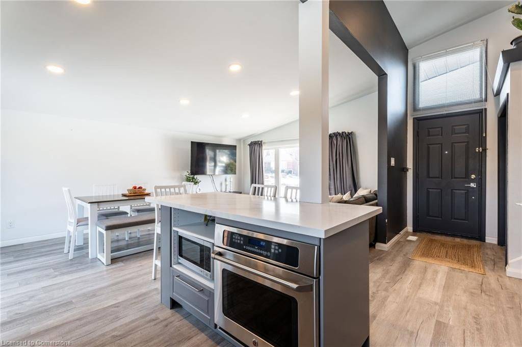 Hamilton, ON L9C 3S6,158 Laurier AVE