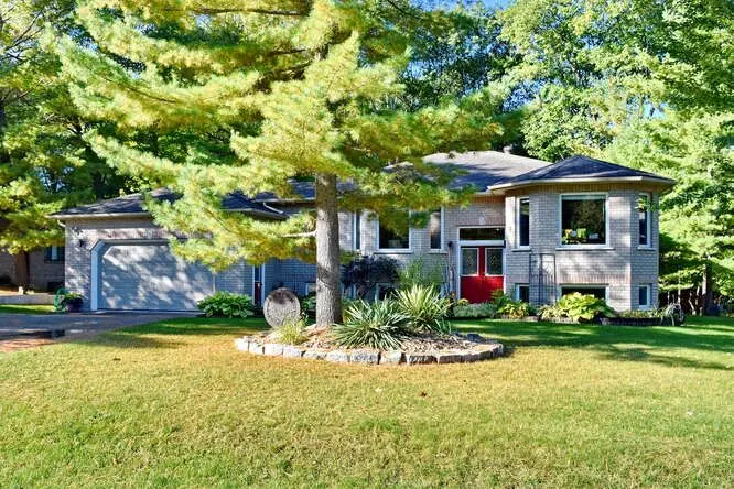 Wasaga Beach, ON L9Z 1J2,4 PAULINE PL