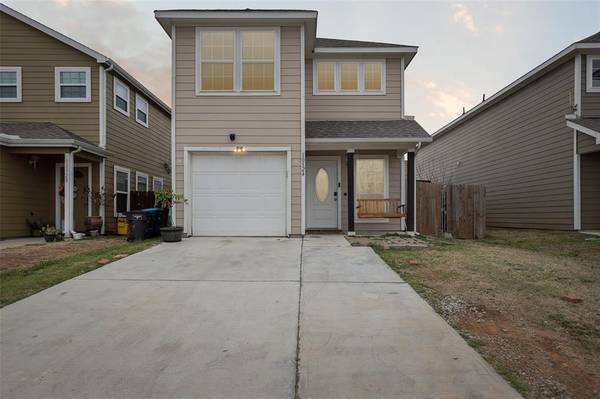 10524 Wild Oak Drive, Fort Worth, TX 76140