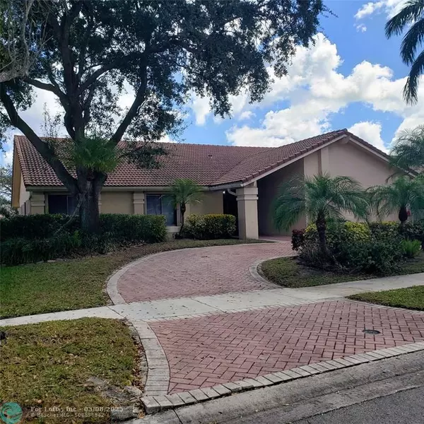 1100 NW 100th Way, Plantation, FL 33322