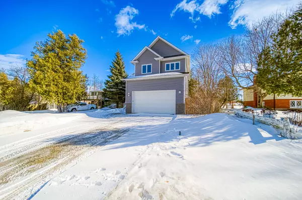 15 James AVE, Wasaga Beach, ON L9Z 2X3