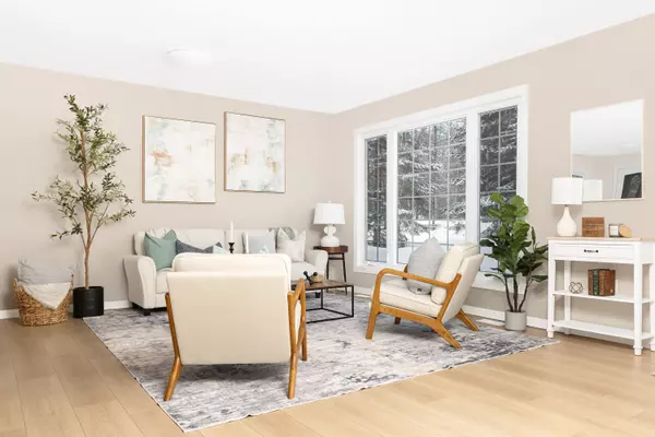 Muskoka Lakes, ON P0B 1M0,1098 Lawrence Pit RD