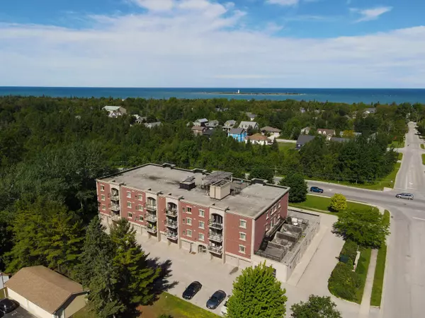 Saugeen Shores, ON N0H 2L0,221 Adelaide ST #203