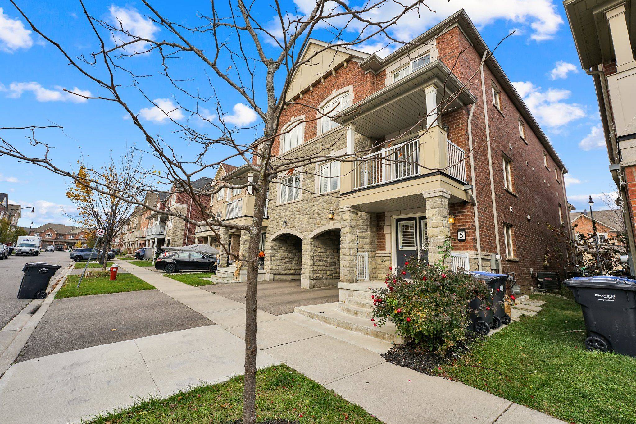 Brampton, ON L7A 4N7,5 Francesco ST