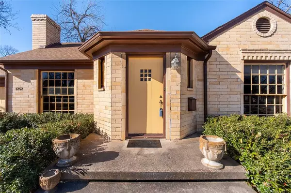 1252 N Selva Drive, Dallas, TX 75218