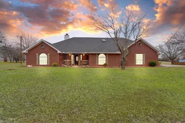 588 County Road 1545, Bonham, TX 75418