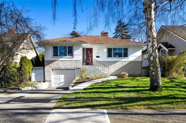 957 Oliver St, Oak Bay, BC V8S 4W6