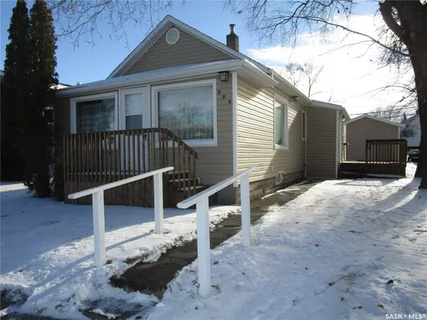 206 3rd AVENUE E, Assiniboia, SK S0H 0B0