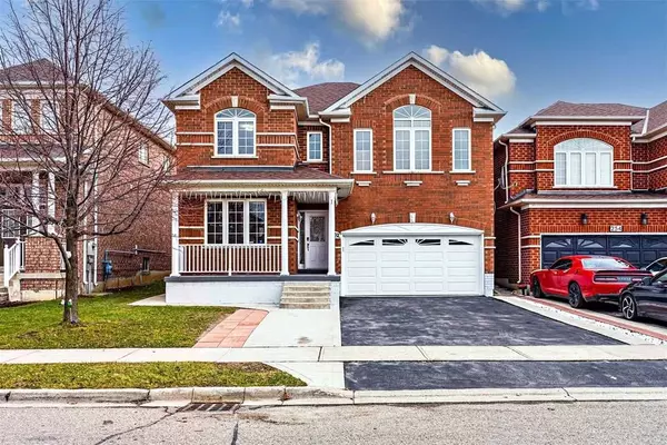 252 Van Scott DR, Brampton, ON L7A 1V2