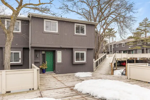 6855 Glen Erin DR #36, Mississauga, ON L5N 1P6