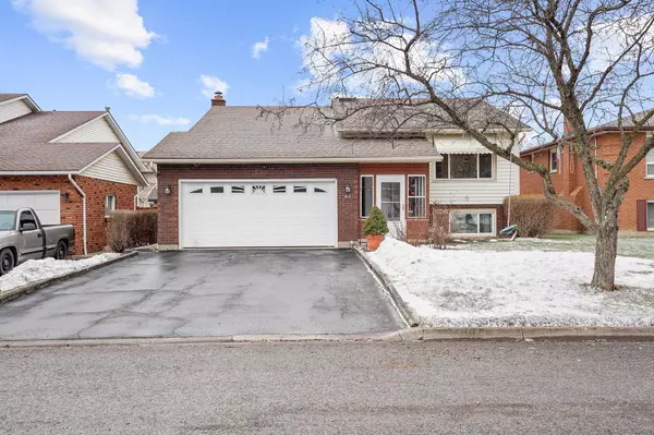 44 The Meadows ST, St. Catharines, ON L2N 7L1