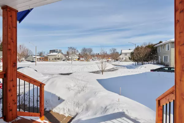 Carlington - Central Park, ON K1Z 7N8,92 Harrold PL