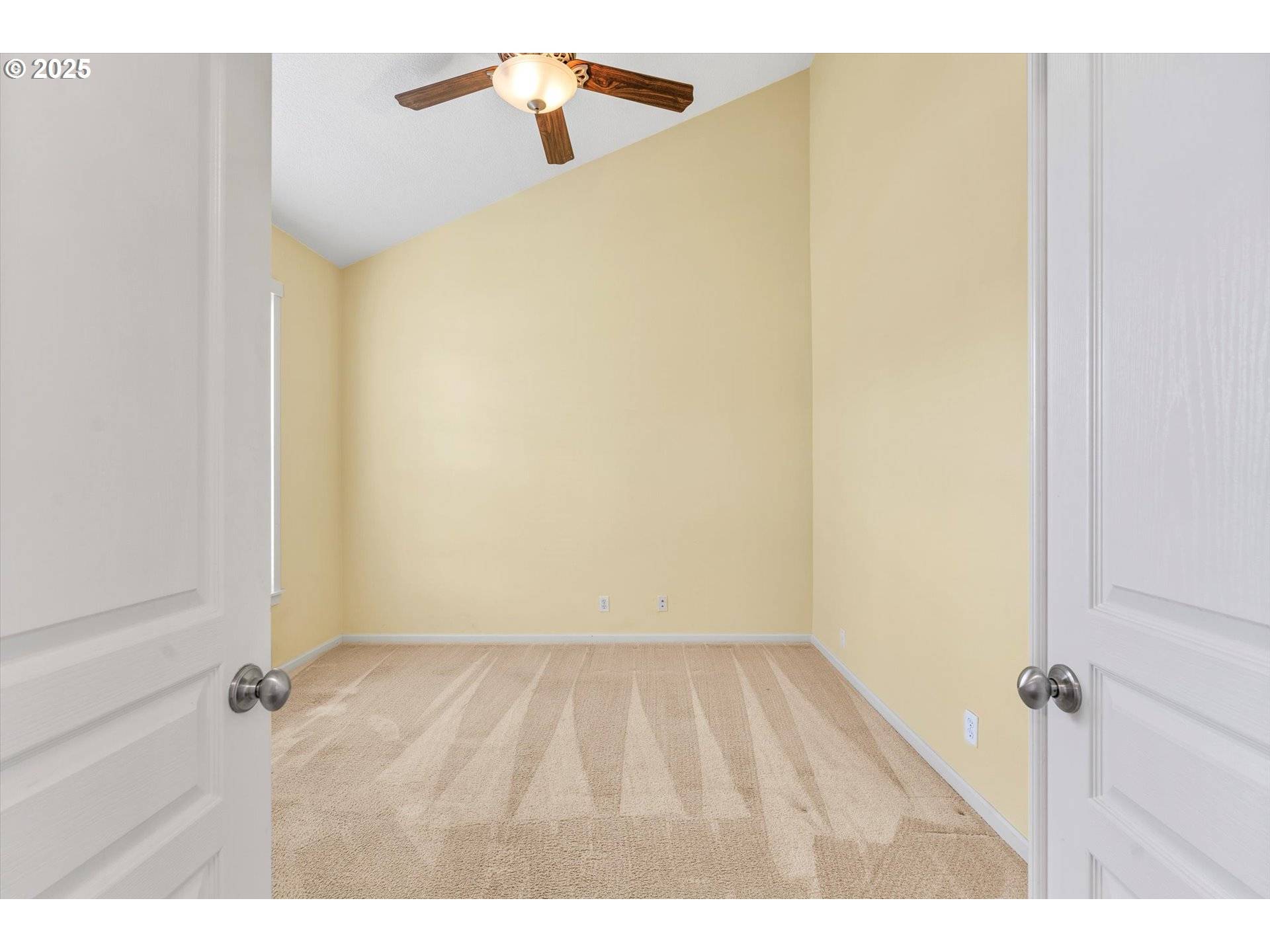 Hillsboro, OR 97123,850 SE 67TH AVE