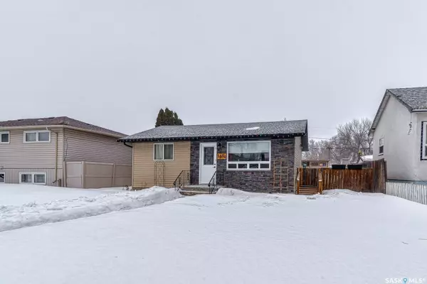 1054 Hastings STREET, Moose Jaw, SK S6H 5R8