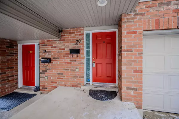 Cambridge, ON N1R 4T7,120 Dudhope AVE #20