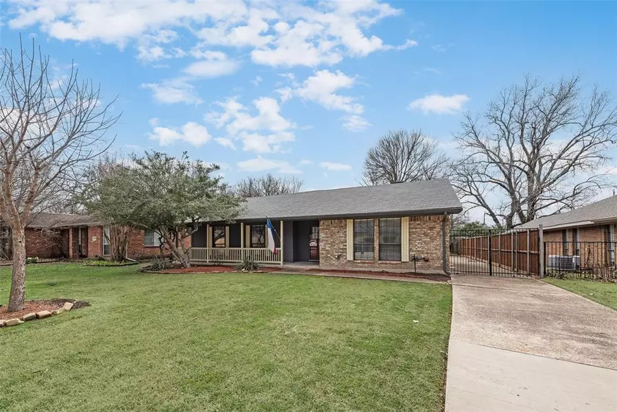 3905 Lynnwood Drive, Rowlett, TX 75088