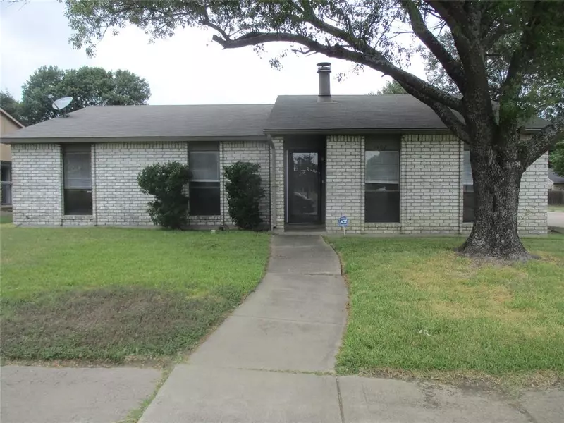 1402 Coffeyville Trail, Grand Prairie, TX 75052