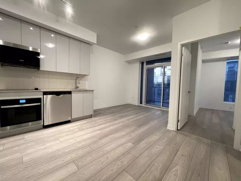 10 Abeja ST #425, Vaughan, ON L4K 0R4