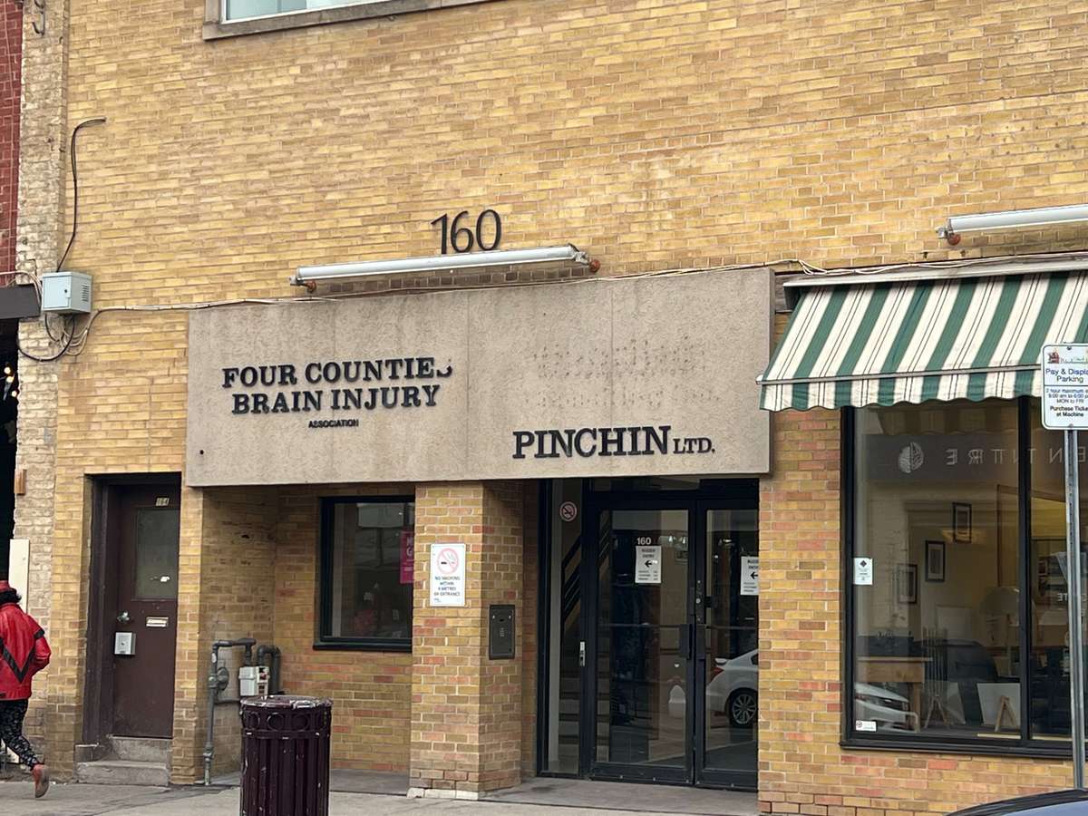 Peterborough Central, ON K9J 2T8,160 Charlotte ST #202