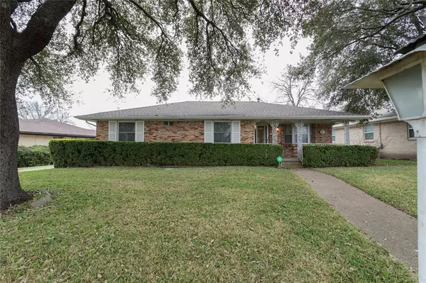 206 Mcmurry Avenue, Duncanville, TX 75116