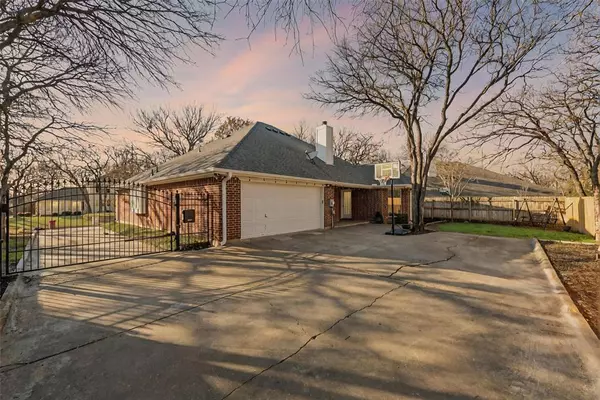 Hurst, TX 76054,3628 Chateaux Lane