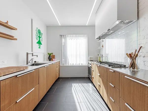 46 Duggan AVE, Toronto C02, ON M4V 1Y2