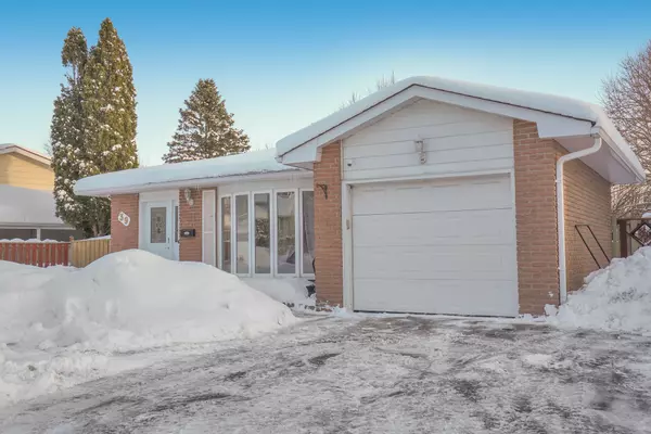 39 Bernick DR, Barrie, ON L4M 5C1