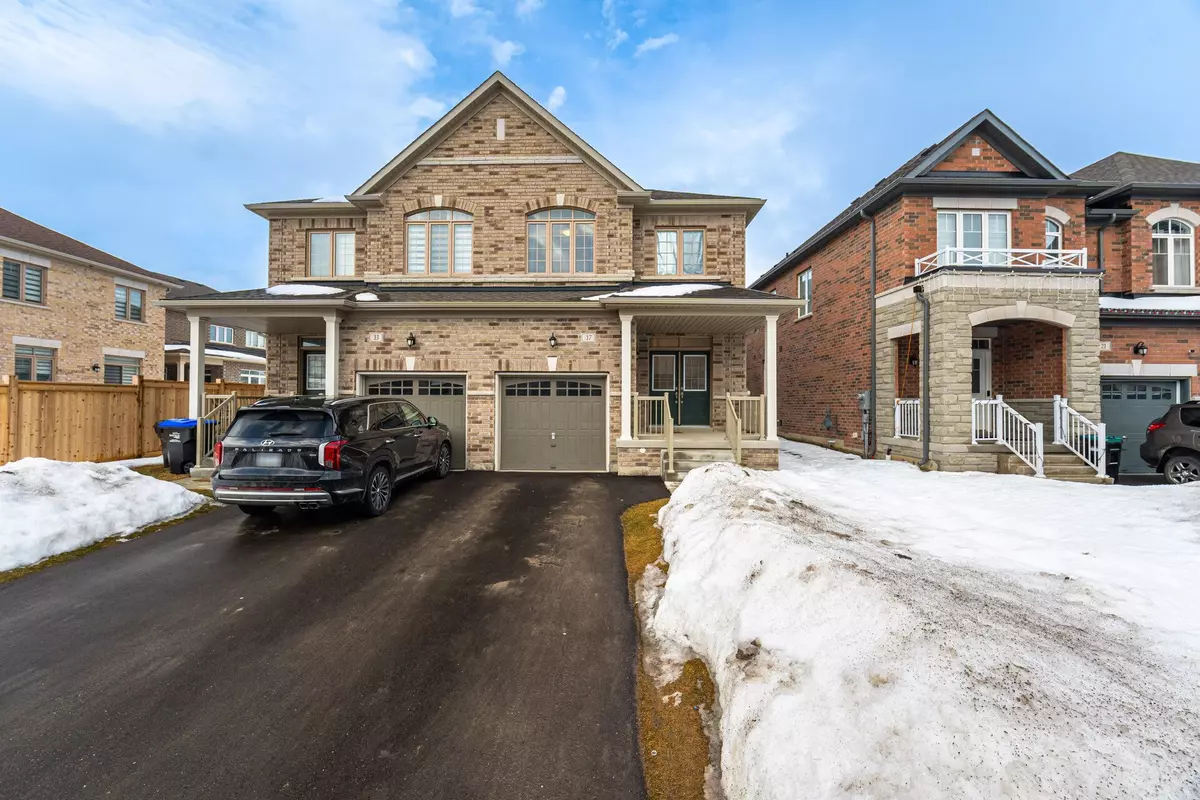 Bradford West Gwillimbury, ON L3Z 4J9,17 Ferragine CRES