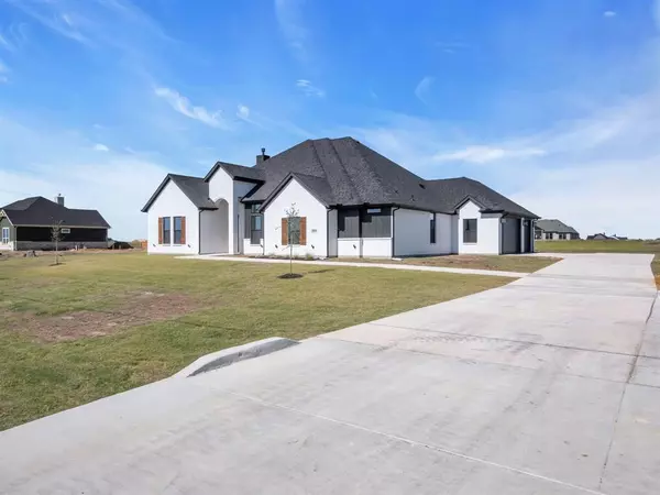 541 N Armstrong Road, Venus, TX 76084