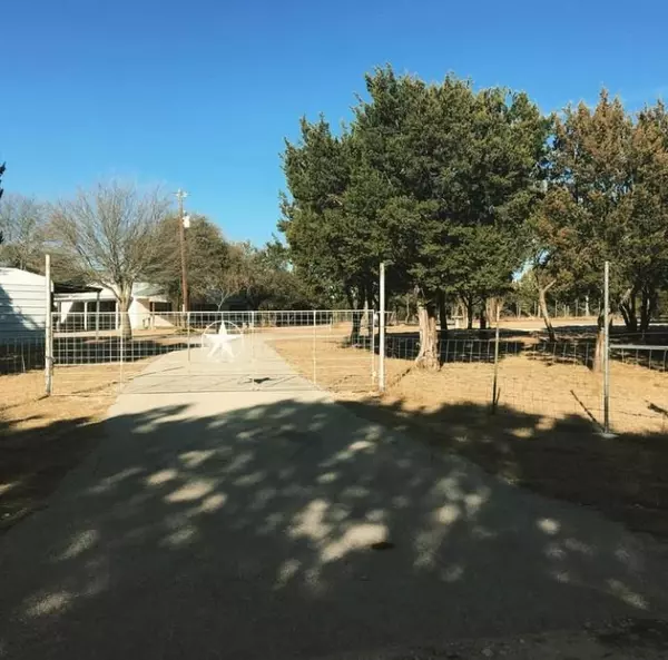 280 County Road 2485, Hico, TX 76457